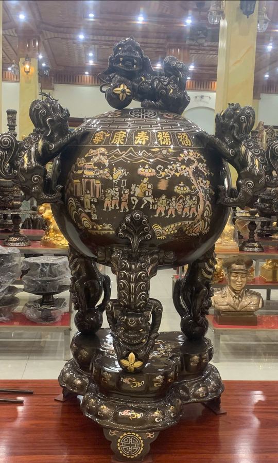 Lư hương cầu khảm tam khí nhìn chính diện